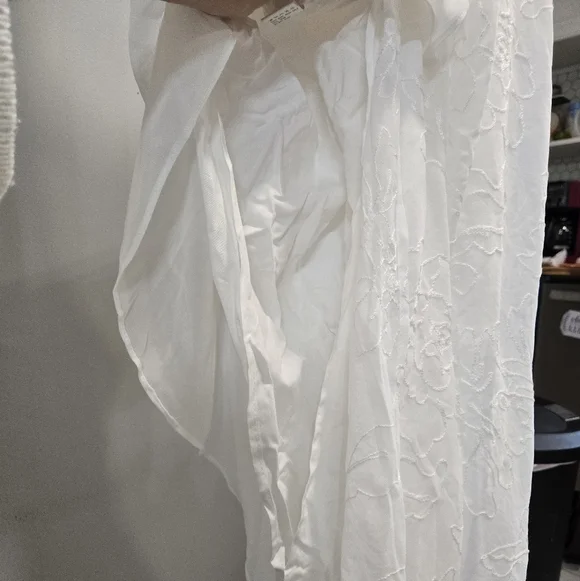 All About May• Lenora One-Shoulder White Ruffled Asymmetric Dress. Sz 6 - Picture 15 of 16